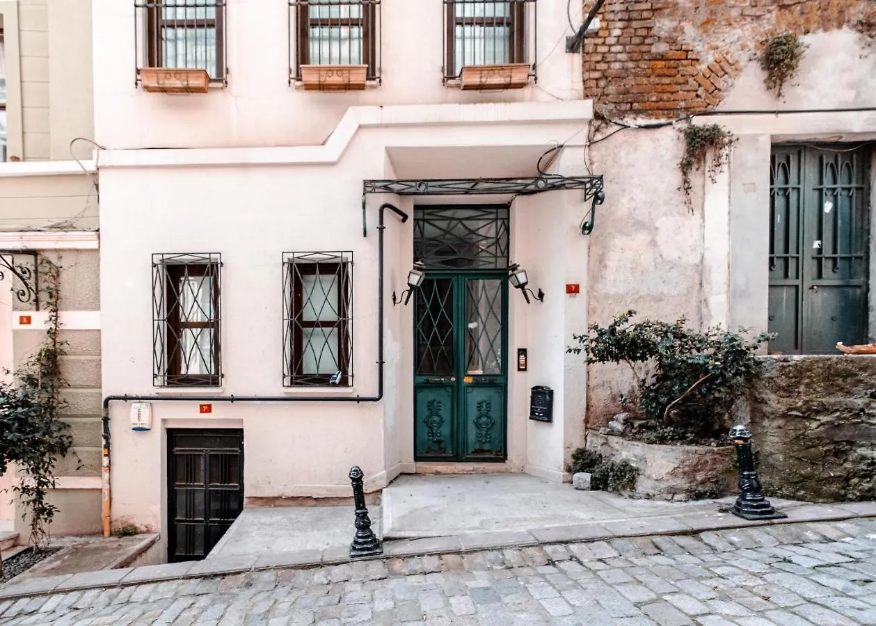 Homie Suites - Modern Apartments Nearby Istiklal Street & Galata Tower Istanbul Turkey