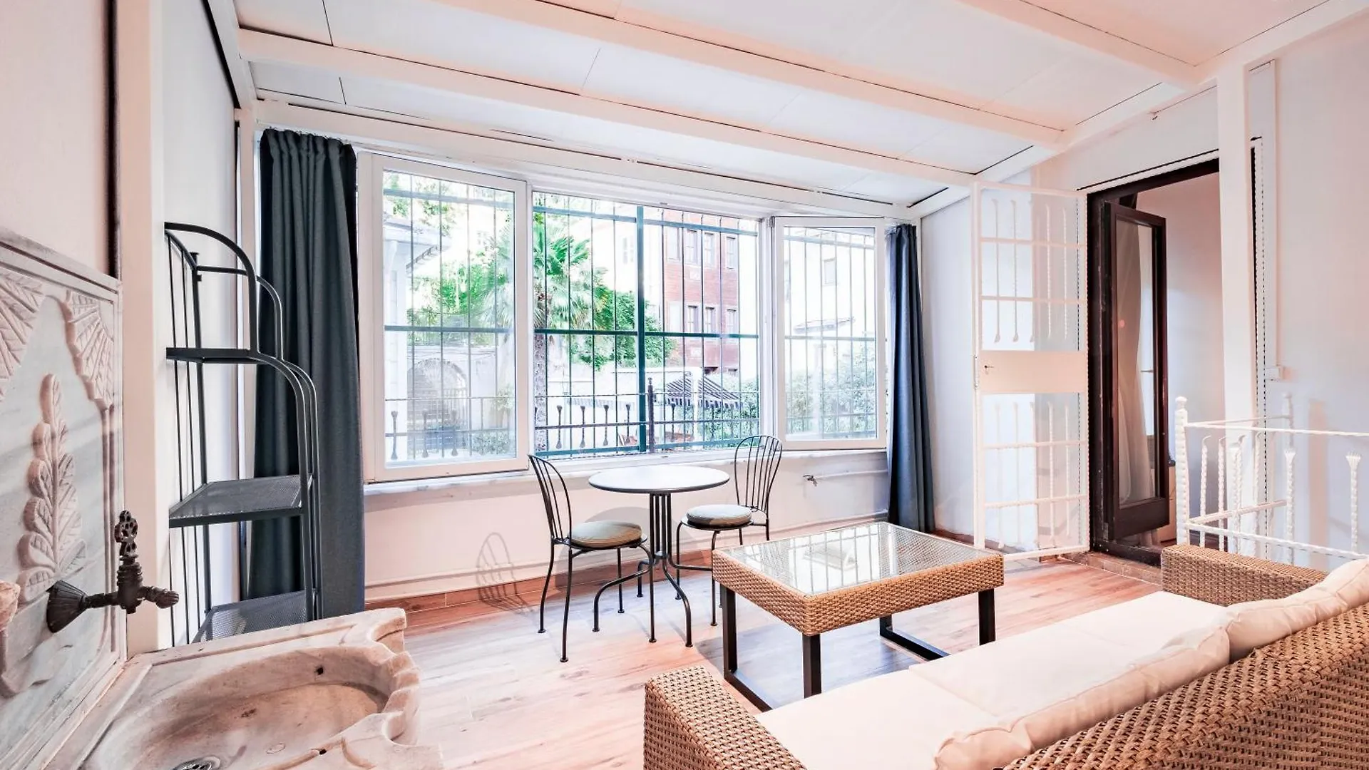Homie Suites - Modern Apartments Nearby Istiklal Street & Galata Tower Istanbul